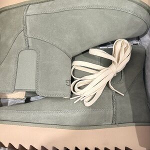 UGG SAGE Suede Ankle Boots